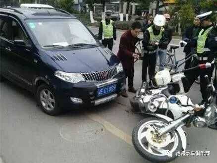 秋名山車神究竟被誰打敗了？如今車標依然在，不見當年老司機！