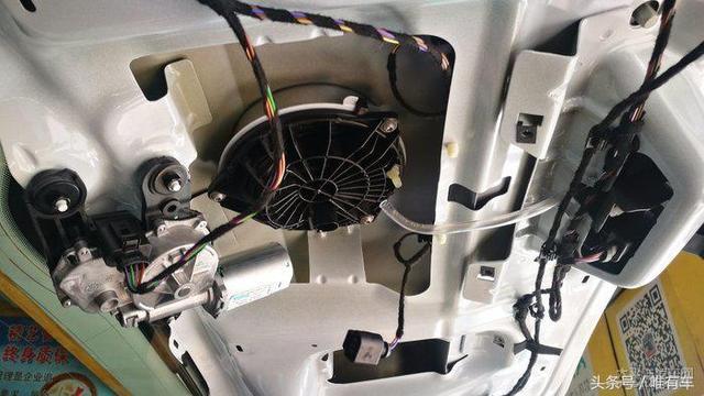 高爾夫升級(jí)原廠車標(biāo)翻蓋倒車攝像頭