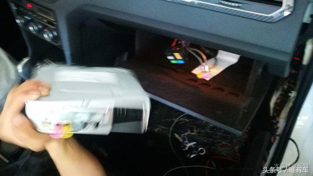 高爾夫升級(jí)原廠車標(biāo)翻蓋倒車攝像頭