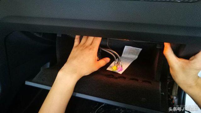 高爾夫升級(jí)原廠車標(biāo)翻蓋倒車攝像頭