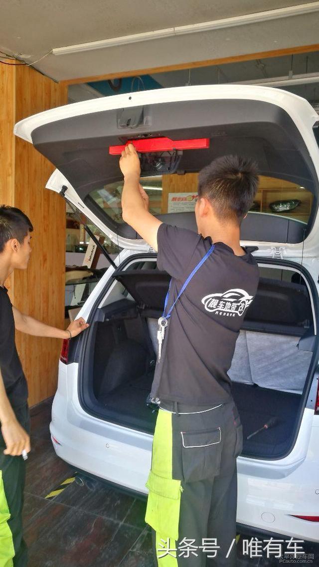 高爾夫升級(jí)原廠車標(biāo)翻蓋倒車攝像頭