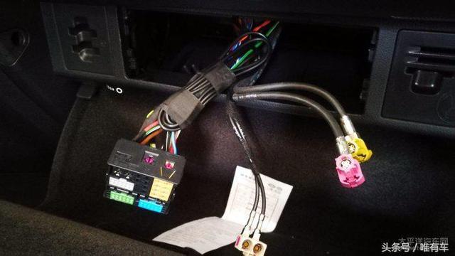 高爾夫升級(jí)原廠車標(biāo)翻蓋倒車攝像頭