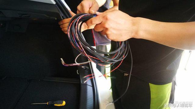 高爾夫升級(jí)原廠車標(biāo)翻蓋倒車攝像頭