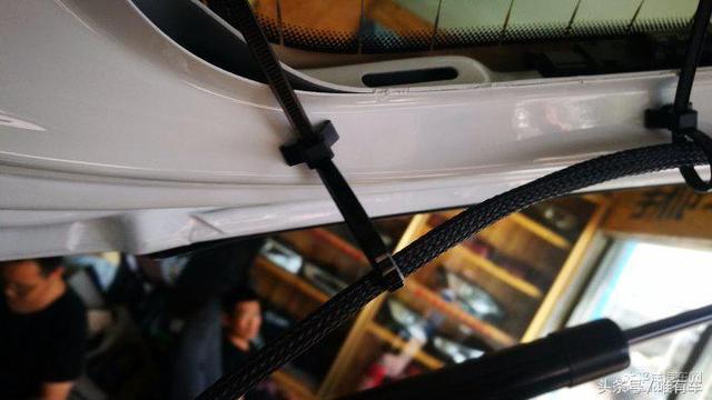 高爾夫升級(jí)原廠車標(biāo)翻蓋倒車攝像頭