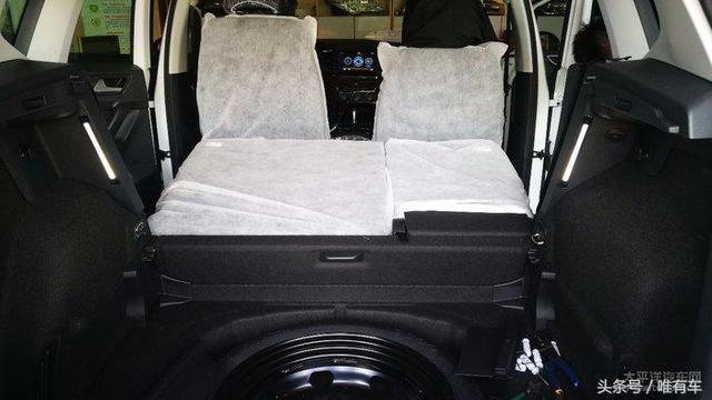 高爾夫升級(jí)原廠車標(biāo)翻蓋倒車攝像頭