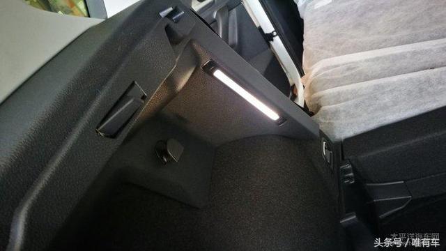 高爾夫升級(jí)原廠車標(biāo)翻蓋倒車攝像頭