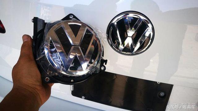 高爾夫升級(jí)原廠車標(biāo)翻蓋倒車攝像頭