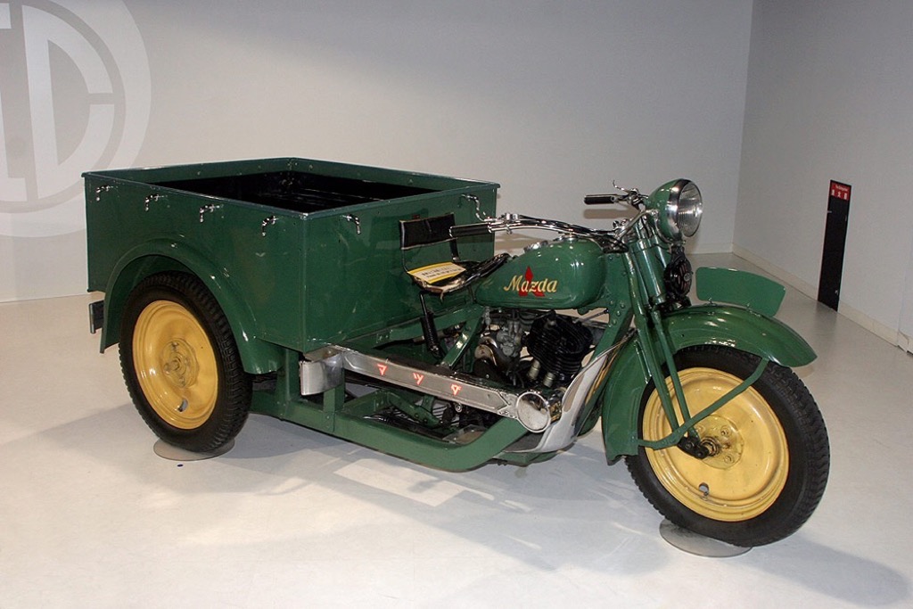 馬自達：經歷核爆而不死的創始人，給了它火焰般的內涵 | 車標史