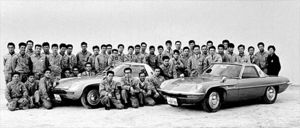 馬自達：經歷核爆而不死的創始人，給了它火焰般的內涵 | 車標史