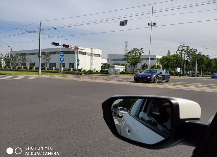 酷似邁凱輪的國產新能源超跑，蜻蜓隊長車標，80萬競爭特斯拉