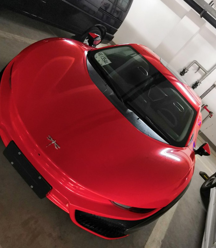 酷似邁凱輪的國產新能源超跑，蜻蜓隊長車標，80萬競爭特斯拉