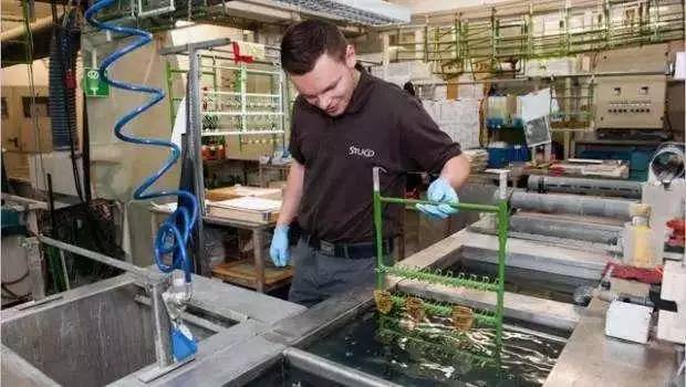 保時捷為什么貴？看車標就知道了！