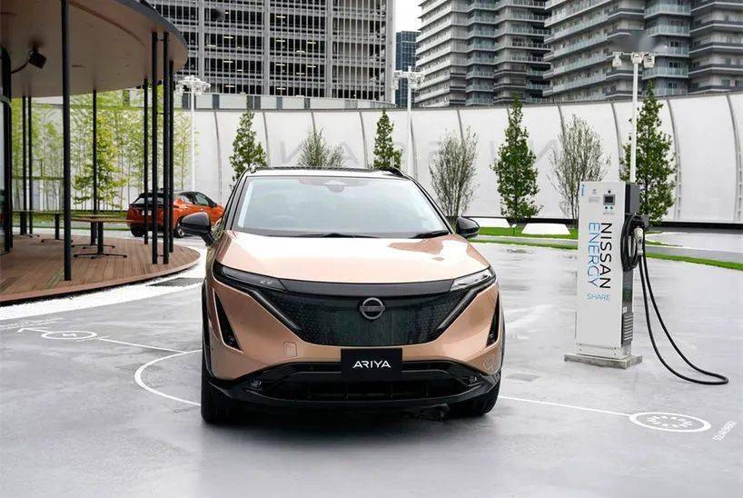 新Logo跨界風，超600公里續航的日產Ariya亮點十足