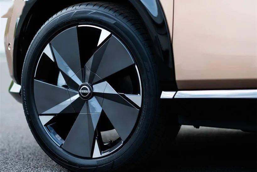 新Logo跨界風，超600公里續航的日產Ariya亮點十足