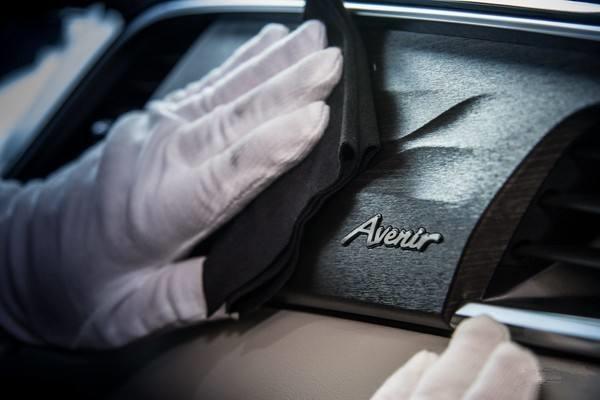 車標像屌絲車，沒想到比寶馬貴，坐上感覺值100萬