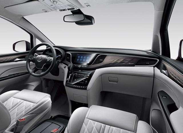 車標像屌絲車，沒想到比寶馬貴，坐上感覺值100萬