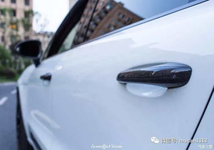 小哥花了一輛macan的錢來改裝新提的車，尤其那個輪轂。。。。。