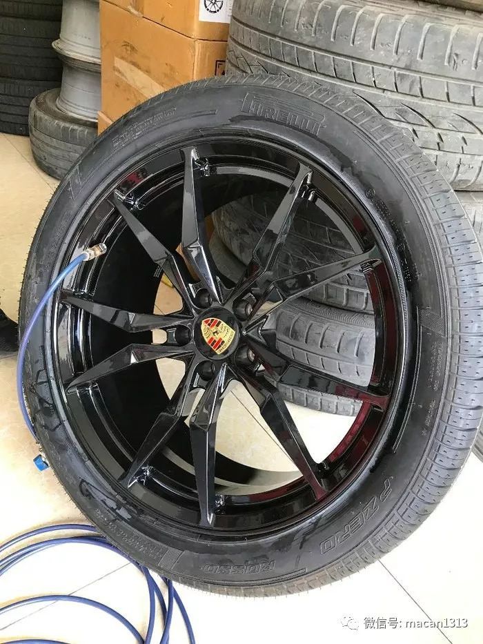 小哥花了一輛macan的錢來改裝新提的車，尤其那個輪轂。。。。。