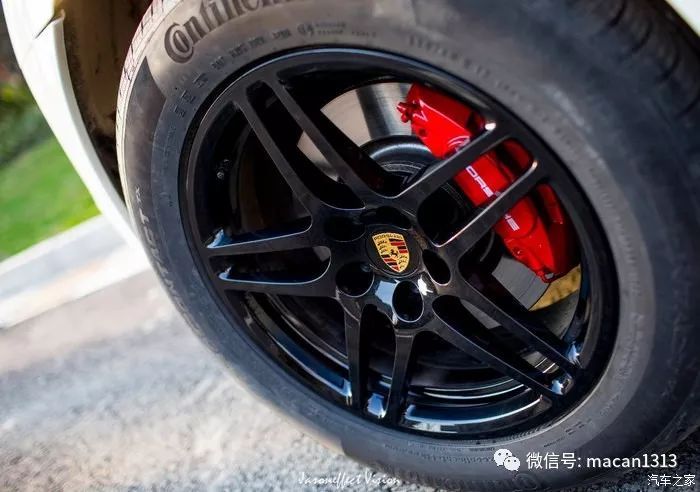 小哥花了一輛macan的錢來改裝新提的車，尤其那個輪轂。。。。。