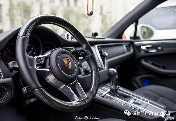 小哥花了一輛macan的錢來改裝新提的車，尤其那個輪轂。。。。。