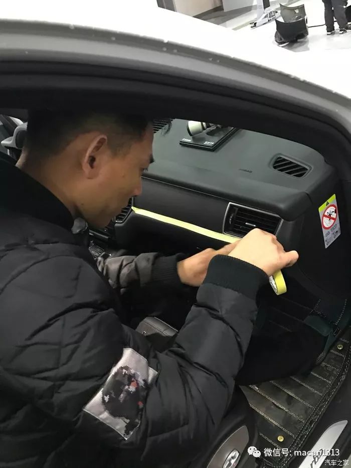 小哥花了一輛macan的錢來改裝新提的車，尤其那個輪轂。。。。。