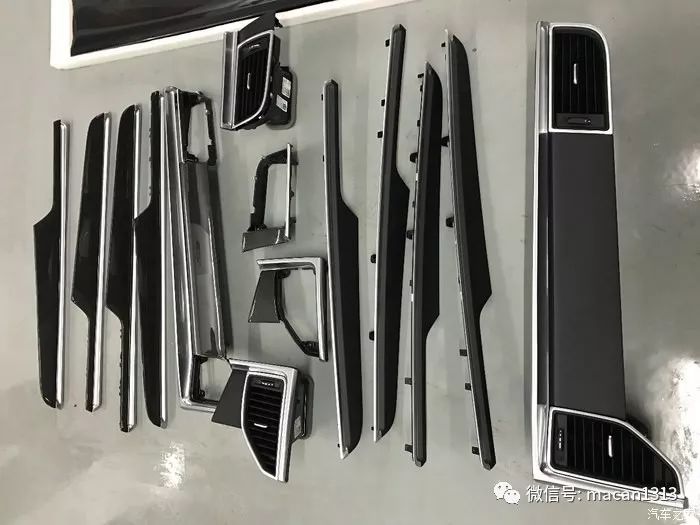 小哥花了一輛macan的錢來改裝新提的車，尤其那個輪轂。。。。。