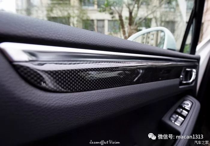 小哥花了一輛macan的錢來改裝新提的車，尤其那個輪轂。。。。。