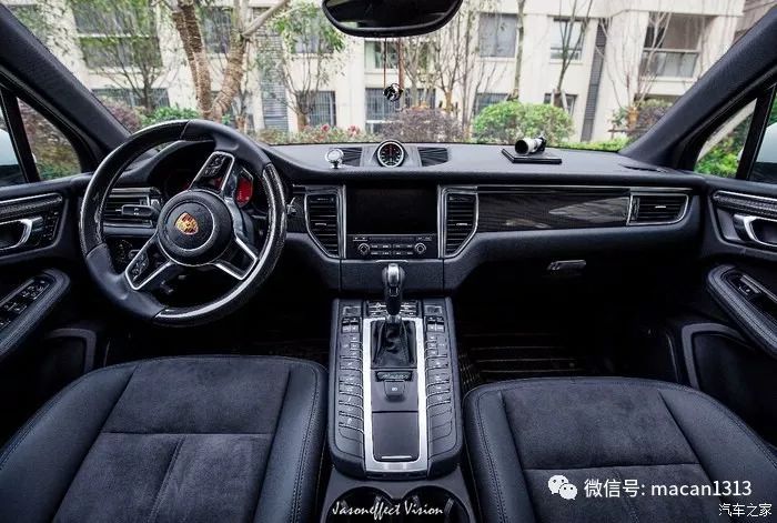 小哥花了一輛macan的錢來改裝新提的車，尤其那個輪轂。。。。。