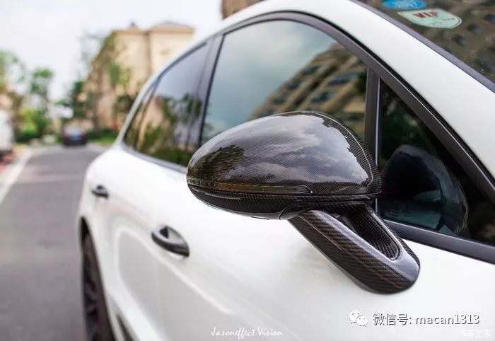 小哥花了一輛macan的錢來改裝新提的車，尤其那個輪轂。。。。。