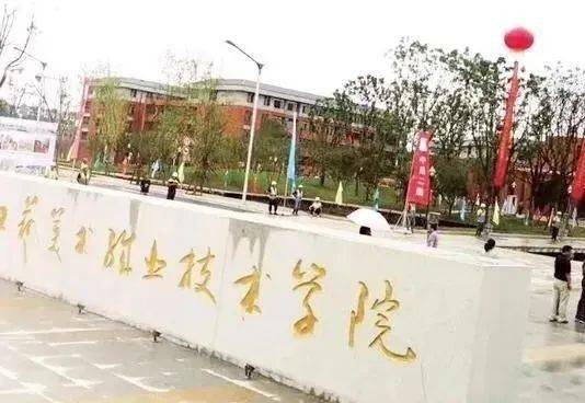 比亞迪發布“篆書”車標，這是漢字？