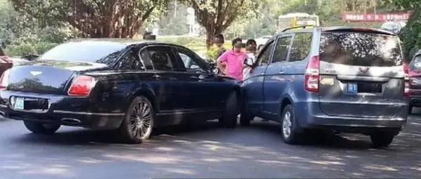 因為手癢一不小心搜索了某寶的車標銷售，結果發現……