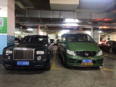 1000萬勞斯萊斯幻影，車牌四個