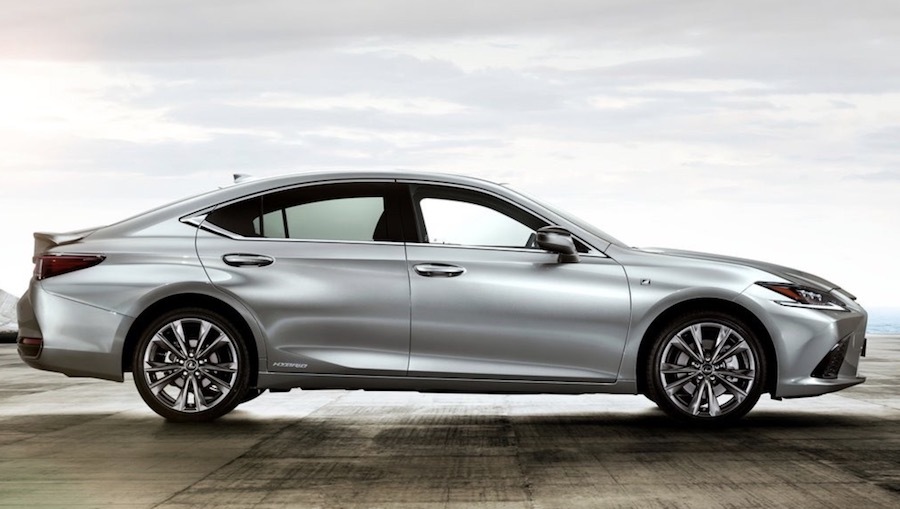 買車知乎 | 17萬元的差價只有車標不同？亞洲龍和ES該怎么選？