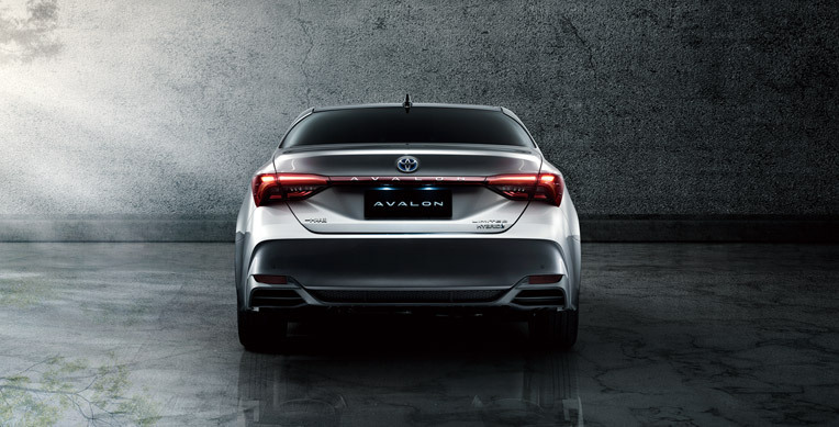 買車知乎 | 17萬元的差價只有車標不同？亞洲龍和ES該怎么選？