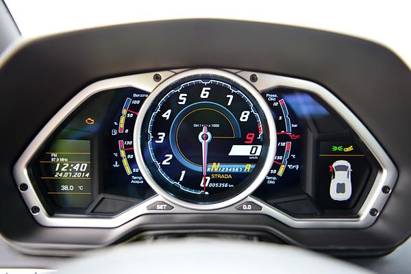 蘭博基尼龍年限量版，全球僅10臺，連車標都換了！