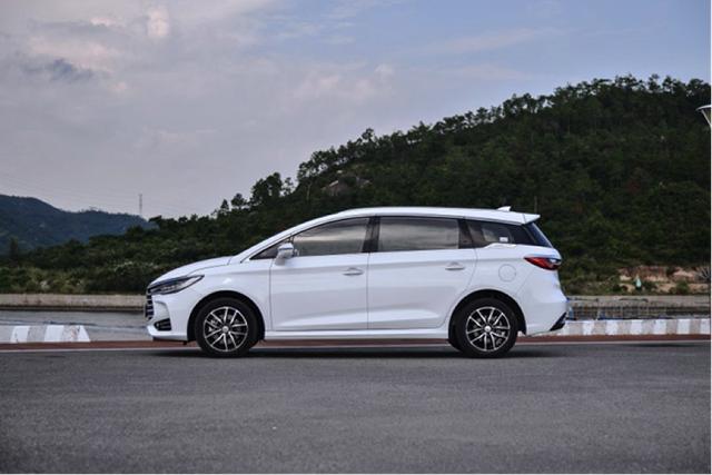 Build Your Dreams 成真，換掉車標(biāo)，采用新造型，終于要騰飛了