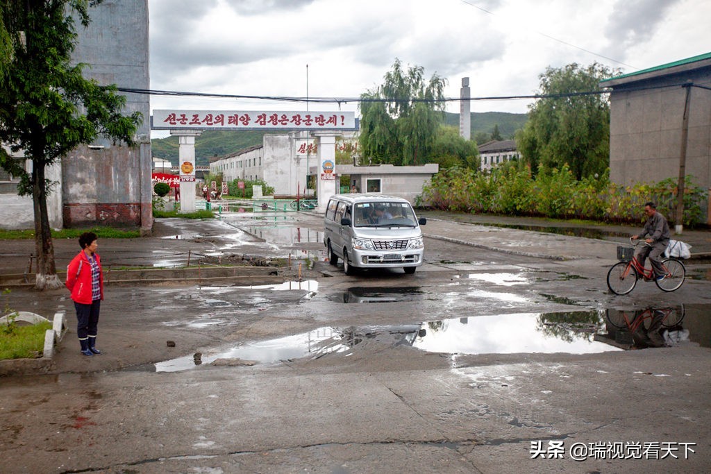 朝鮮數(shù)款“和平”牌小汽車，大都有中國汽車影子，車標(biāo)獨(dú)特寓意深