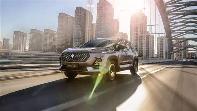 寶駿全新鉆石車標發(fā)布，這不就是你們要的高級感？