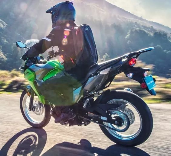 實話： 撕掉寶馬G310R的車標(biāo)...