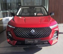 寶駿RS5實車到店，新車標確實