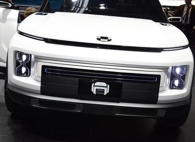 吉利終于換車標(biāo)了，新車標(biāo)顏值堪比凱迪拉克，霸氣十足有內(nèi)涵