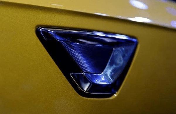 又是一款摳標(biāo)車(chē)？網(wǎng)友改裝捷達(dá)VS5車(chē)標(biāo)，車(chē)主：這下順眼多了