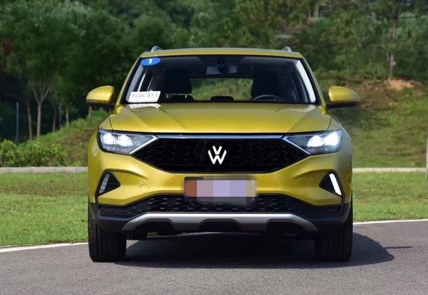 又是一款摳標(biāo)車(chē)？網(wǎng)友改裝捷達(dá)VS5車(chē)標(biāo)，車(chē)主：這下順眼多了