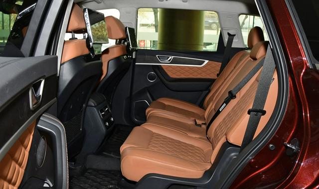 國產“真旗艦”，35萬V6四驅大五座，車標豪橫超奔馳，不香？