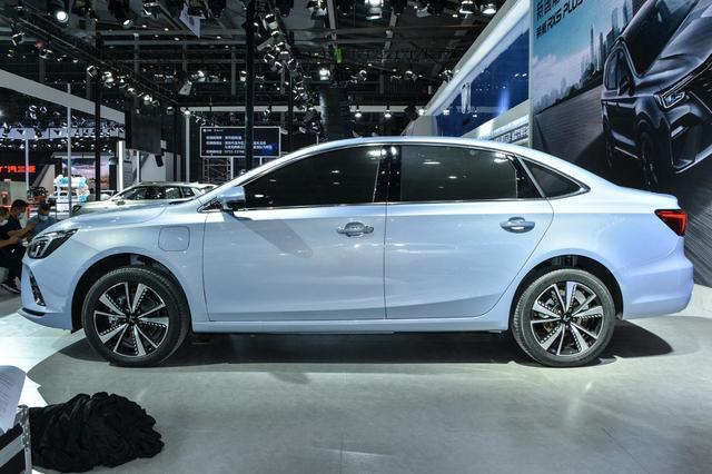 除了換裝R車標(biāo)還有啥亮點(diǎn)？榮威R ER6值不值得期待