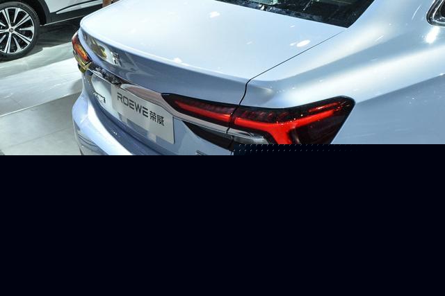 除了換裝R車標(biāo)還有啥亮點(diǎn)？榮威R ER6值不值得期待