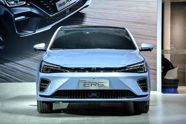 除了換裝R車標(biāo)還有啥亮點(diǎn)？榮威R ER6值不值得期待