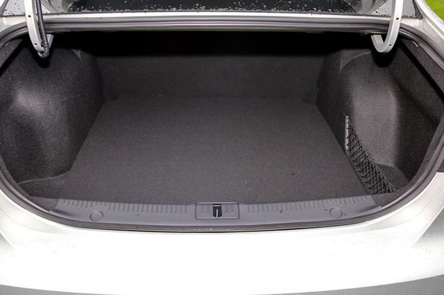 除了換裝R車標(biāo)還有啥亮點(diǎn)？榮威R ER6值不值得期待