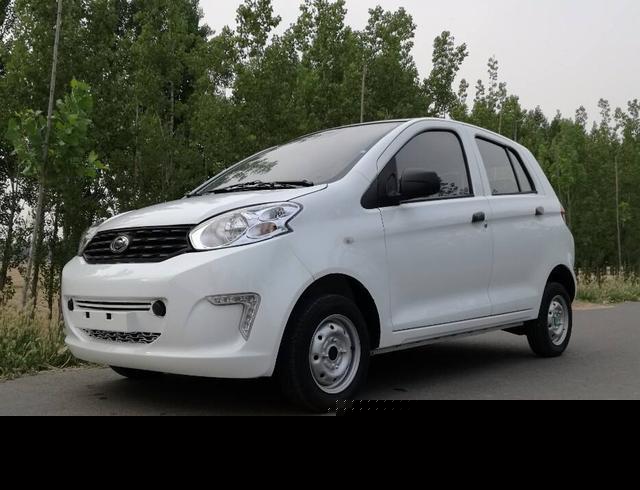 董明珠花30億造的車，車標(biāo)比奧迪還牛，看到價(jià)格后網(wǎng)友：我服了