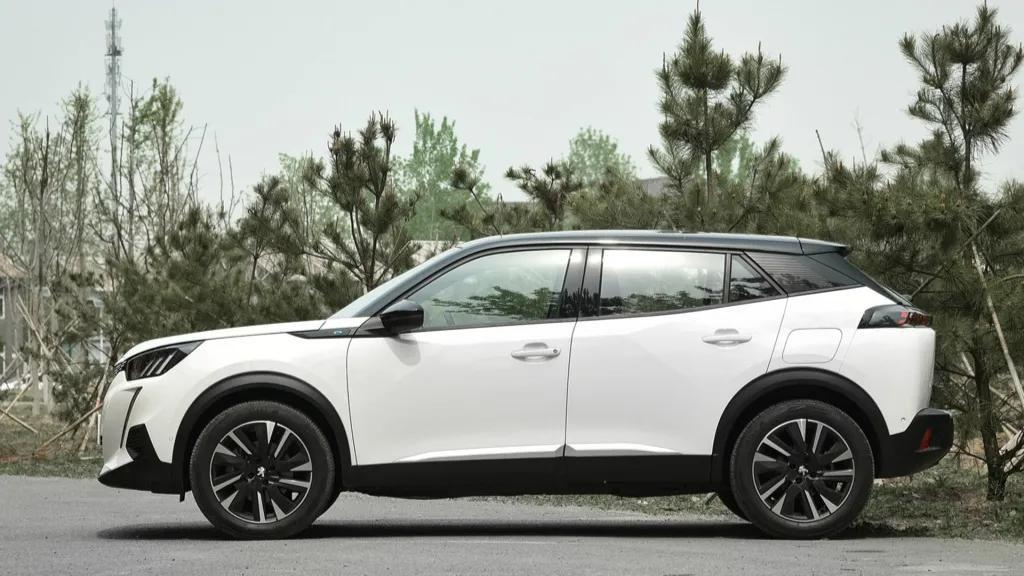 標(biāo)致e2008：像個(gè)沒(méi)寫(xiě)地址的信封